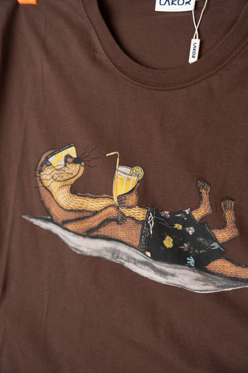 An Otter Vacation T-shirt - Chicory Coffee - LAKOR